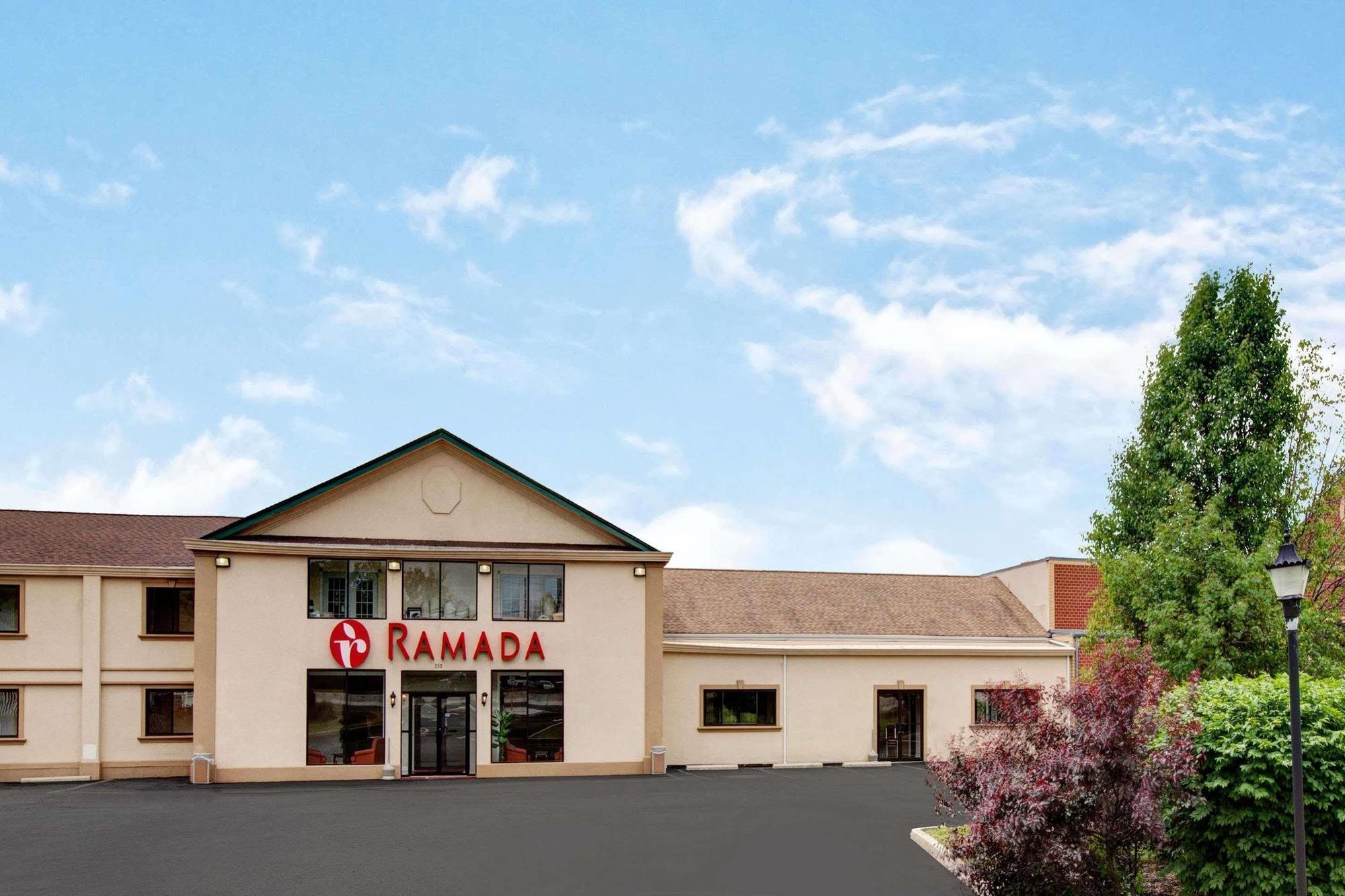 Ramada By Wyndham Flemington Exterior foto
